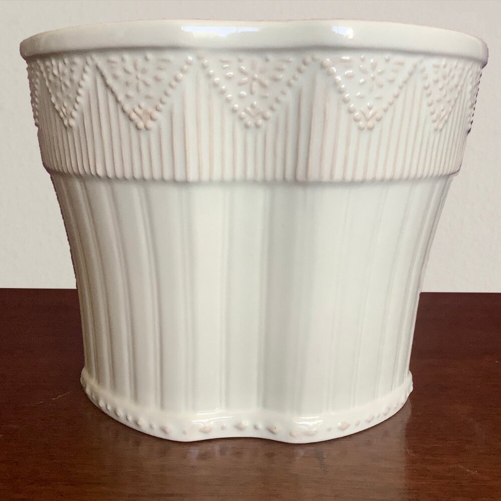 EUC Harry & David Bone Colored Ceramic Planter - Picture 3 of 9